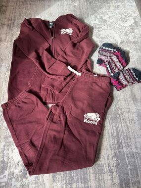 Roots Kids Maroon Zip Hoodie & Sweatpants Set with 3 pairs of socks sz:12 pants
